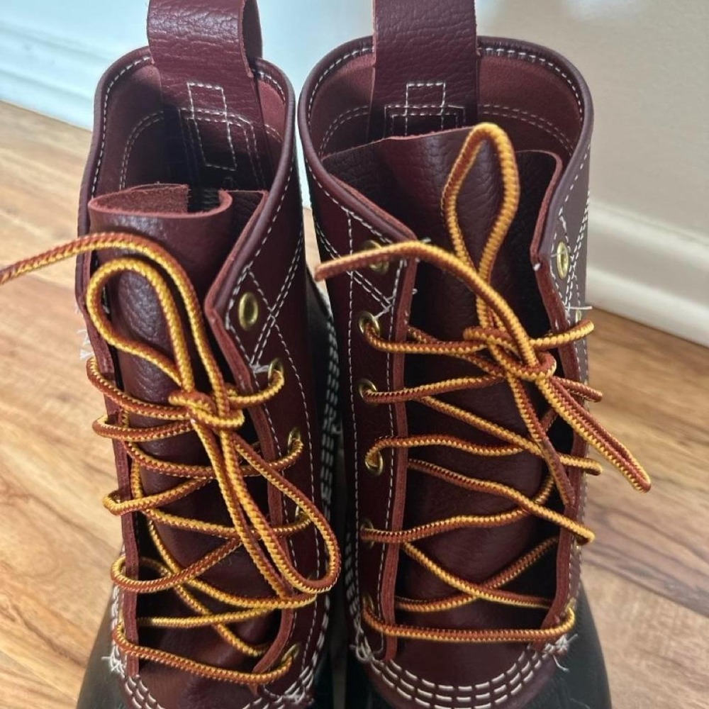 LIKE NEW - L.L. Bean Boots 8" Duck Boots Men's 9M Burgundy Black l Made in USA - Picture 6 of 8
